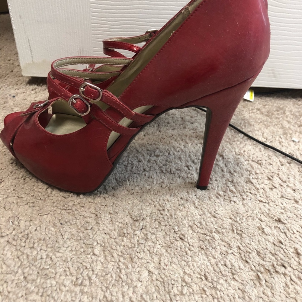 Heels - Picture 2 of 4